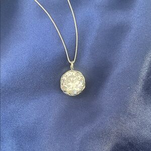 Elegant Silver Pendant Necklace
